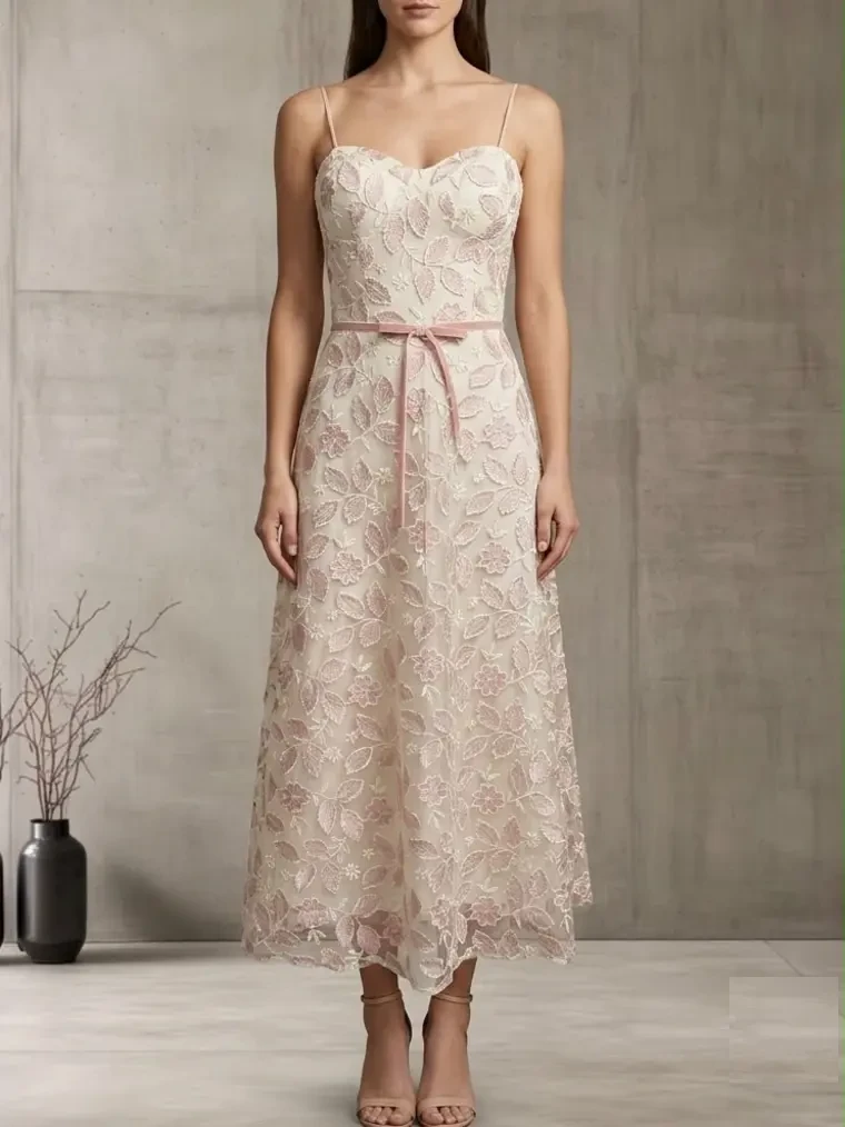 Vestido de encaje floral rosa