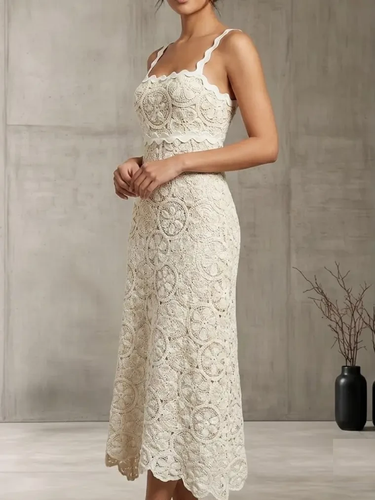 Vestido de encaje con tirantes